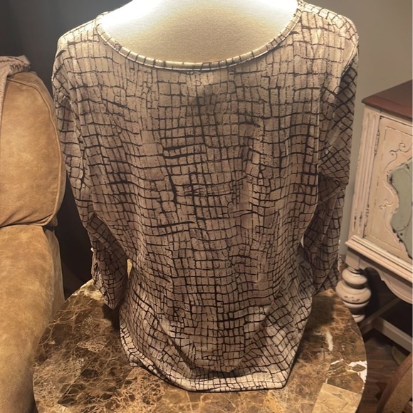 CDW Ladies Petite Blouse - Picture 3 of 6